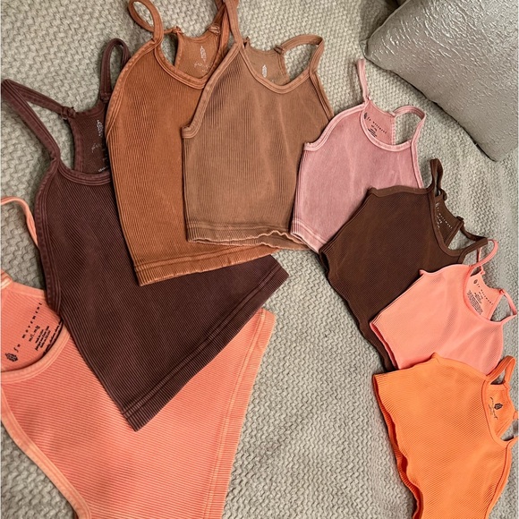 COPY - 🌺Free people happiness run crop top - Picture 16 of 17